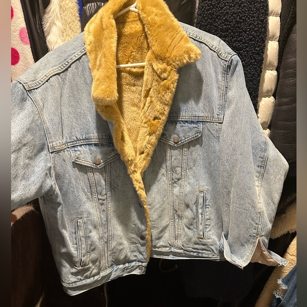 Oversized Levi Denim jacket with faux fur